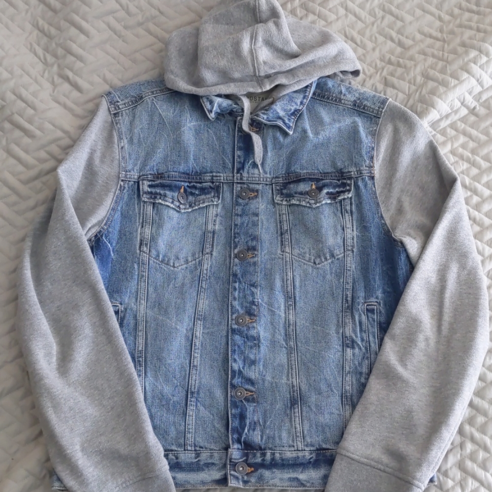 Aeropostale Jean jacket w/hood